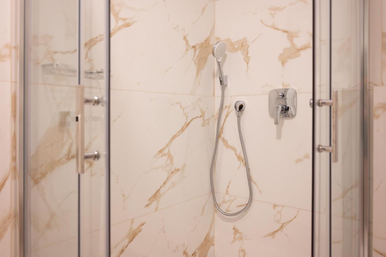 Luxury Rooms Volat Old Town Zara Esterno foto