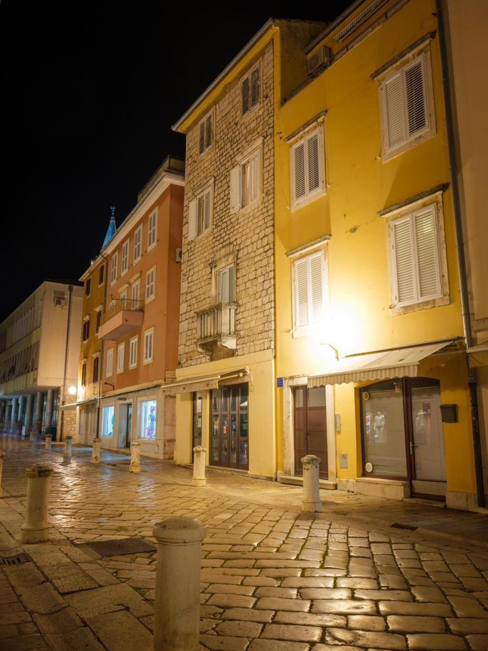 Luxury Rooms Volat Old Town Zara Esterno foto